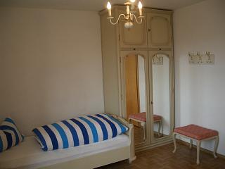 2. Schlafzimmer